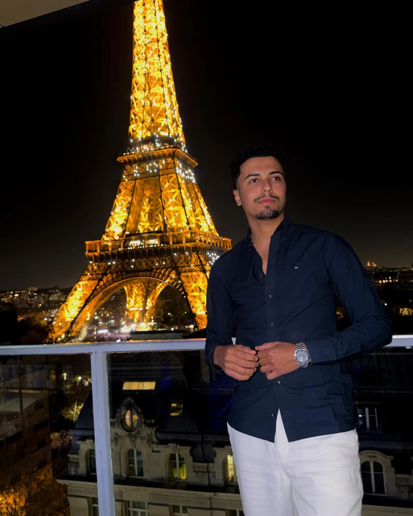 باريس هاهيا خاص غير لي نحوص بيها partout #paris #france #باريس