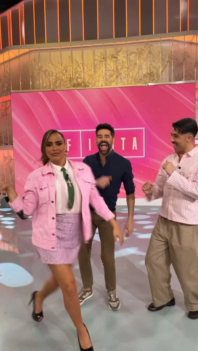 Todo está chévere con @amorromeira , @jorgemoreno7 e @ivanreboso en plató