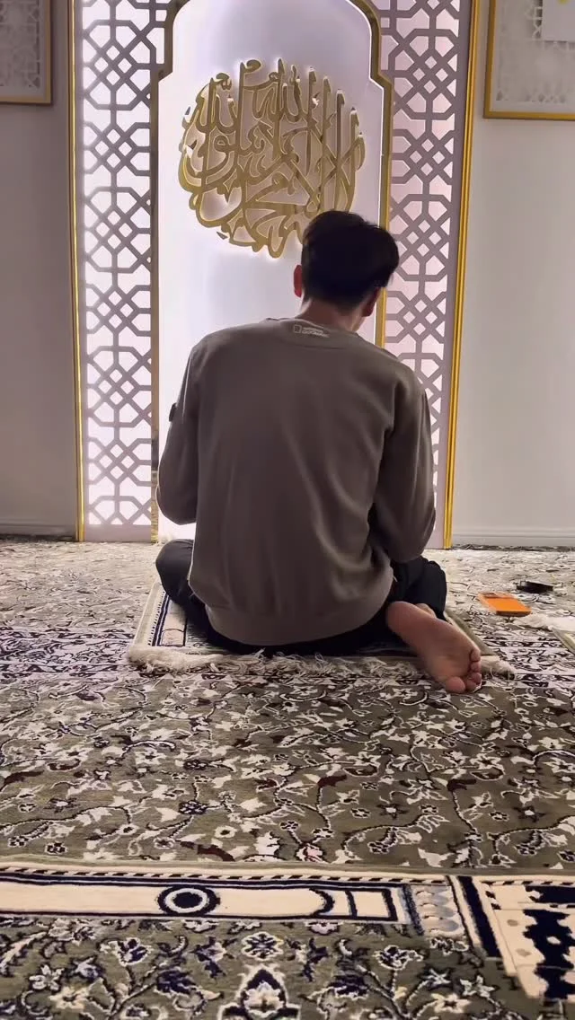 POV: I got my own version of Syed Saddiq Harini anak2 semua dah start sekolah, jadi mommy daddy dating la jap sambil meeting utk opening kiosk Demica di Central I-City Shah Alam 4 April ni. #LadyBossDemica #SyahMimi