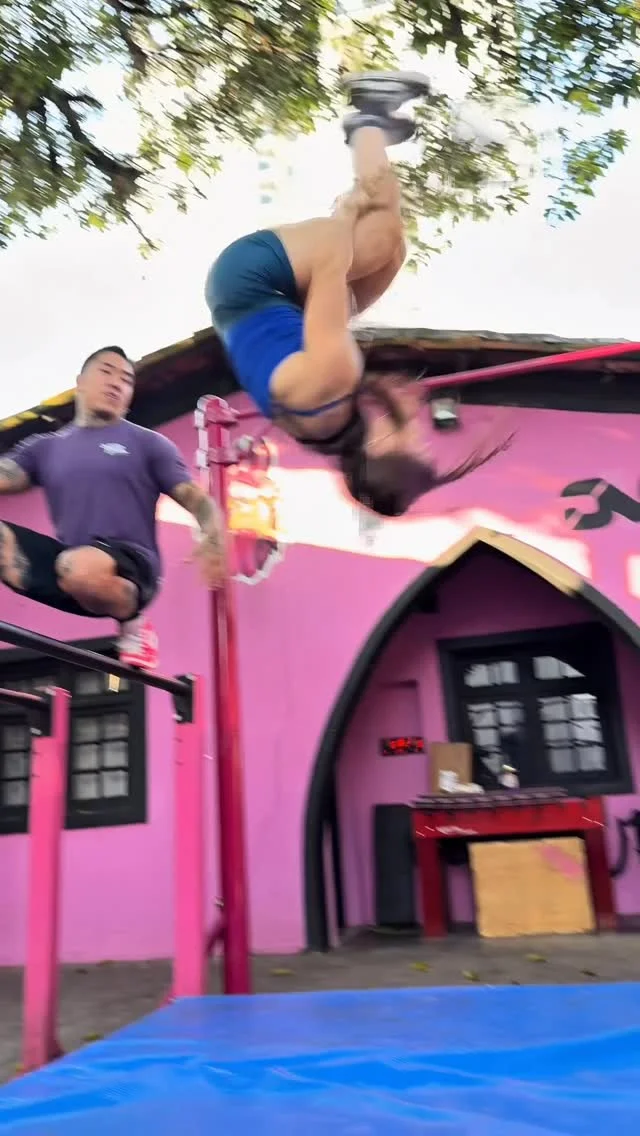 Virando calistênica . . . #explore #gym #treino #fitness #calistenia