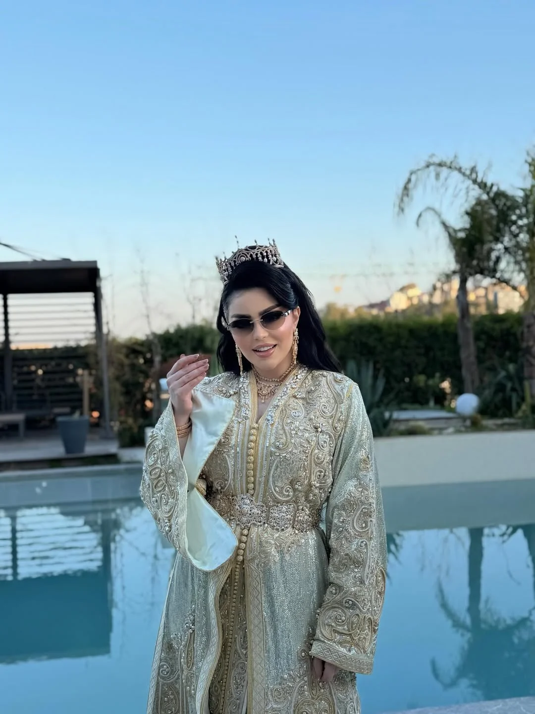 Instagram post by @amirachey_ (DWZ7VFkCMv-).