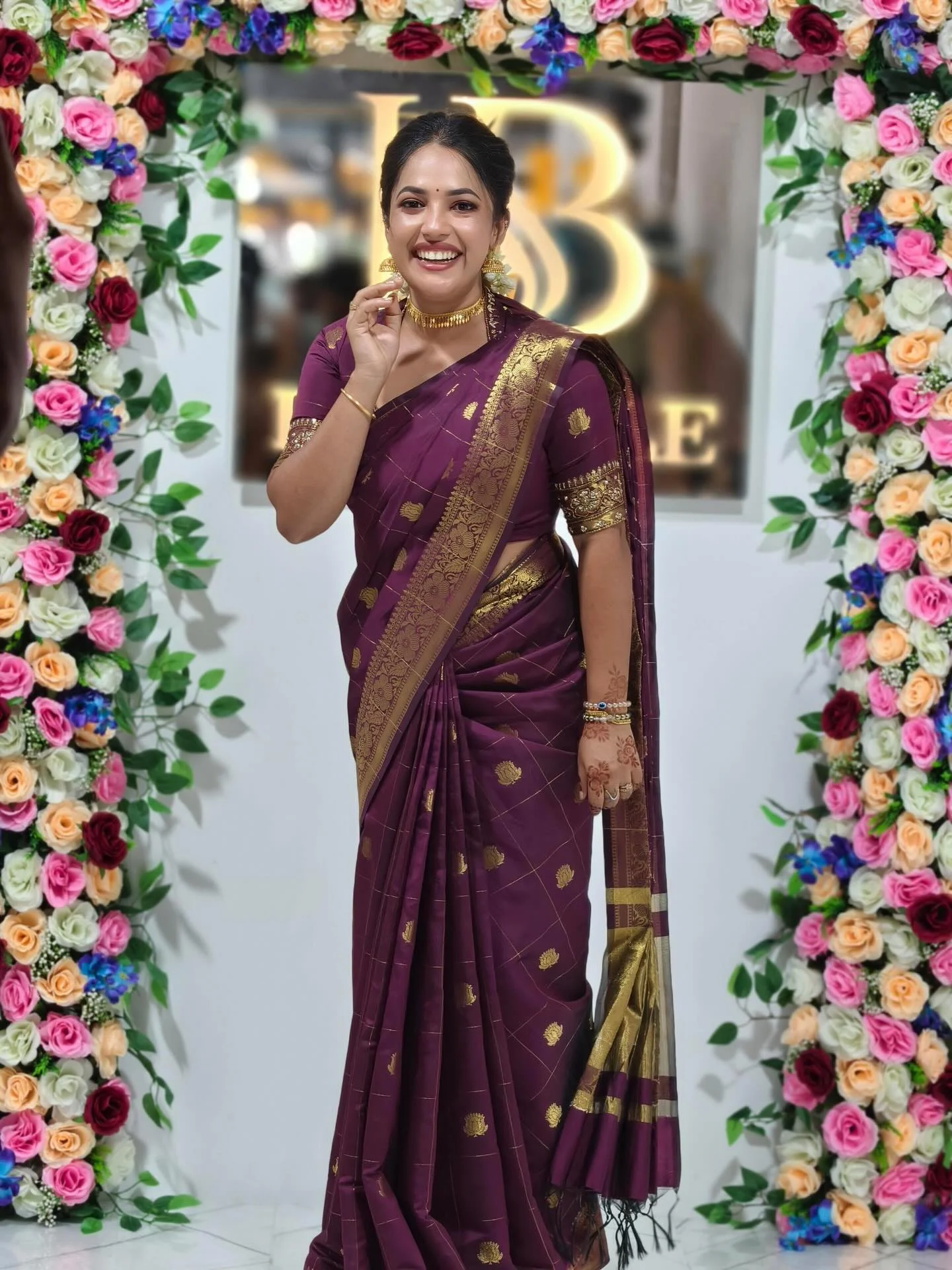 Draped in elegance ♥️ Saree @samartha_elegance Pic @irshad25__ Blouse @era.wardrobe_