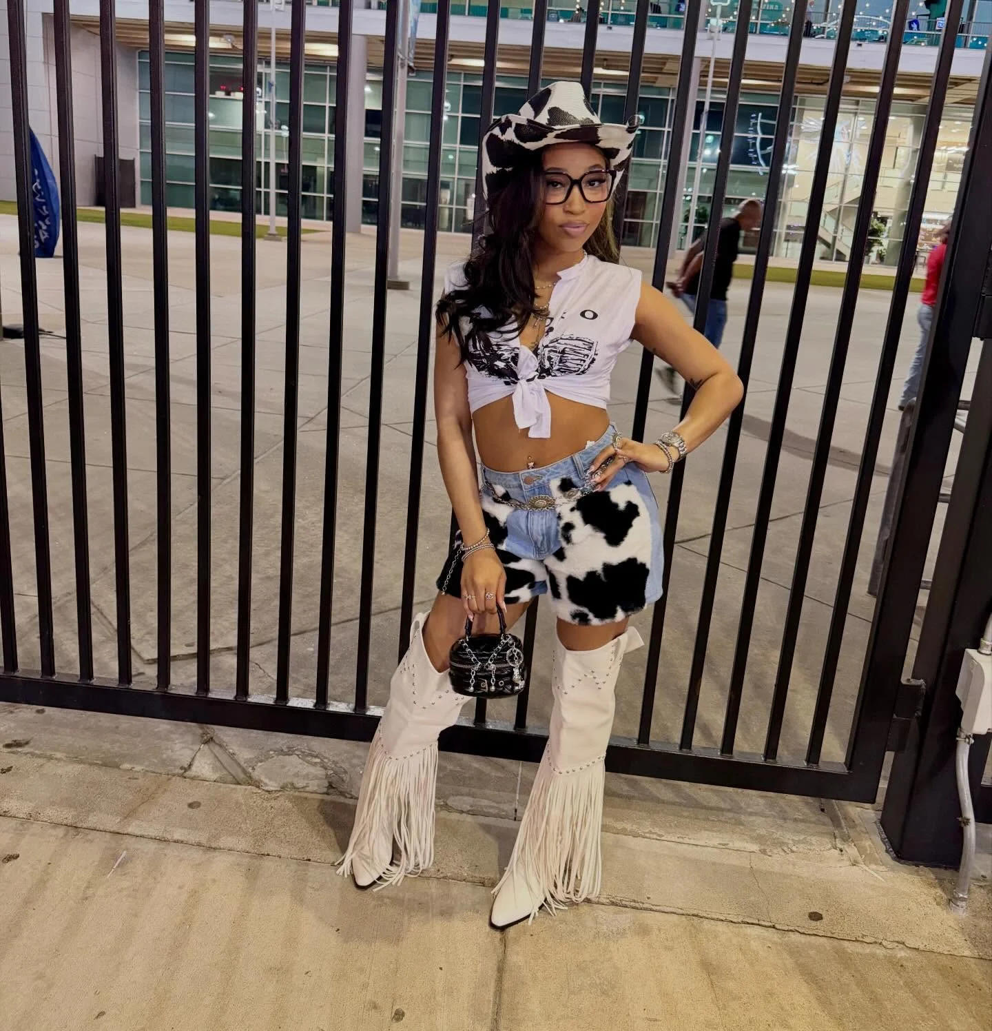 Pretty cow but ion give out free milk #